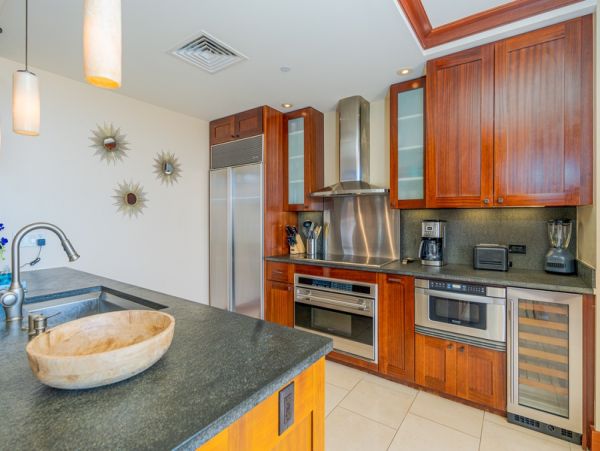 Kapolei Two Bedroom Vacation Condo with Ocean Views