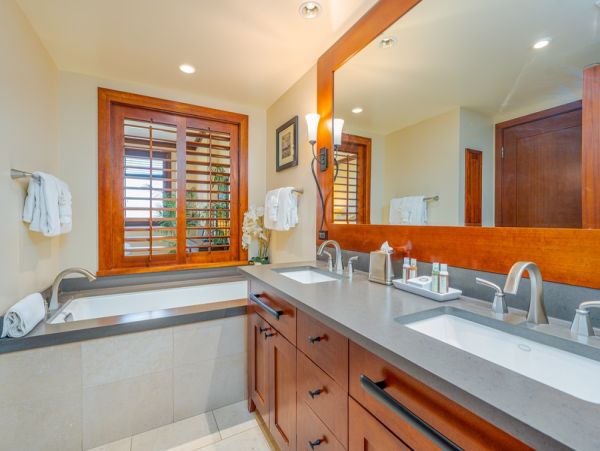 Kapolei Two Bedroom Vacation Condo with Ocean Views