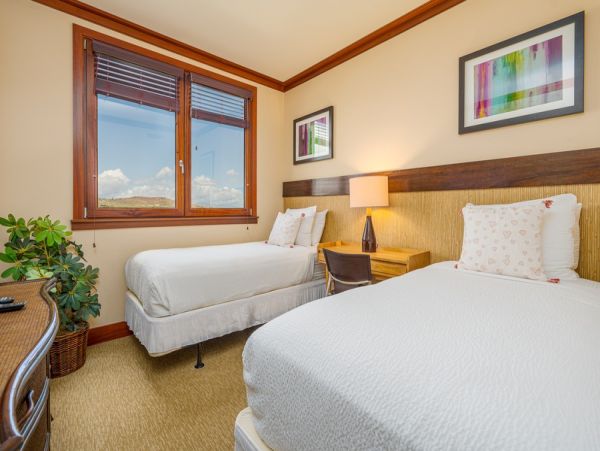 Kapolei Two Bedroom Vacation Condo with Ocean Views