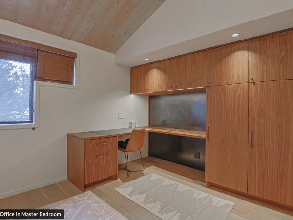 Gorgeous Rental with 3 Bedrooms Plus Bunk Room