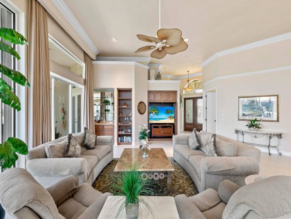 Marco Island Luxury Pool Home 3 Bedrooms & Gourmet Kitchen