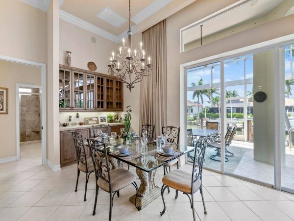 Marco Island Luxury Pool Home 3 Bedrooms & Gourmet Kitchen