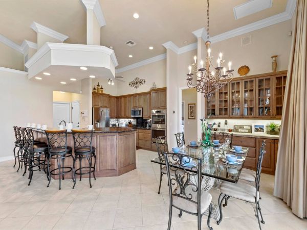 Marco Island Luxury Pool Home 3 Bedrooms & Gourmet Kitchen