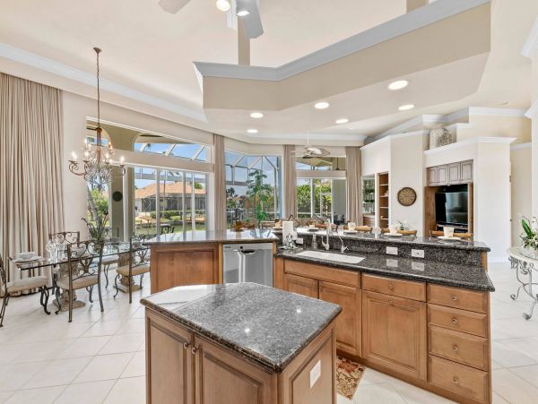 Marco Island Luxury Pool Home 3 Bedrooms & Gourmet Kitchen