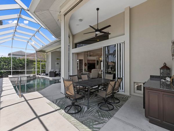 Marco Island Luxury Pool Home 3 Bedrooms & Gourmet Kitchen