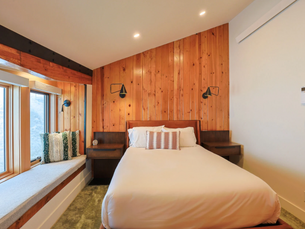 Luxury Teton Village Chalet & Guest House 5 Bedroom, Hot Tub
