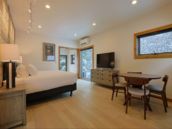 Luxury Teton Village Chalet & Guest House 5 Bedroom, Hot Tub