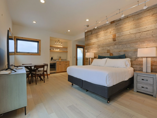 Luxury Teton Village Chalet & Guest House 5 Bedroom, Hot Tub