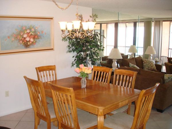 Lovely Condo with 2 Bedrooms & Ocean Views