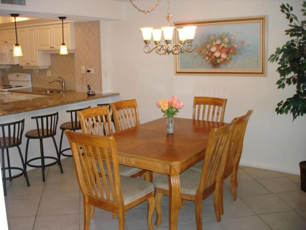 Lovely Condo with 2 Bedrooms & Ocean Views