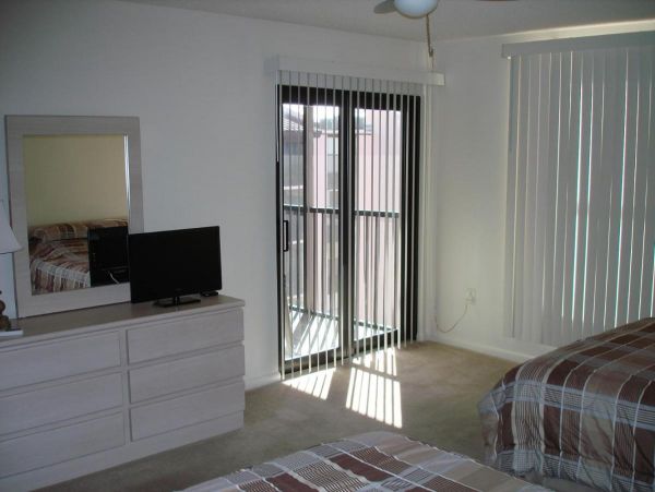 Lovely Condo with 2 Bedrooms & Ocean Views