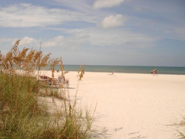 Lovely Condo with 2 Bedrooms & Ocean Views