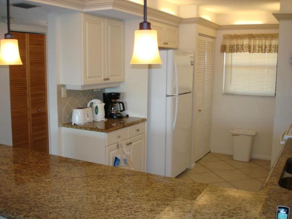 Lovely Condo with 2 Bedrooms & Ocean Views