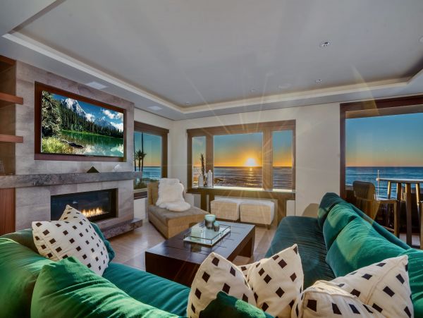 La Jolla Oceanfront Luxury Home With Hot Tub
