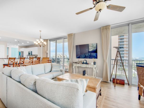 Beautiful Pensacola Beach with 3 Bedrooms & Great Views