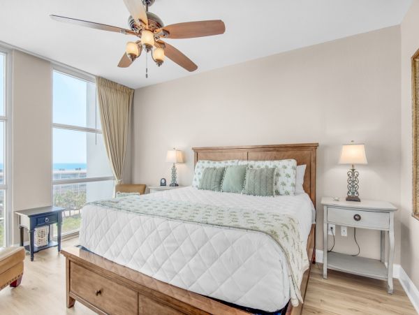 Beautiful Pensacola Beach with 3 Bedrooms & Great Views