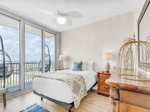 Beautiful Pensacola Beach with 3 Bedrooms & Great Views