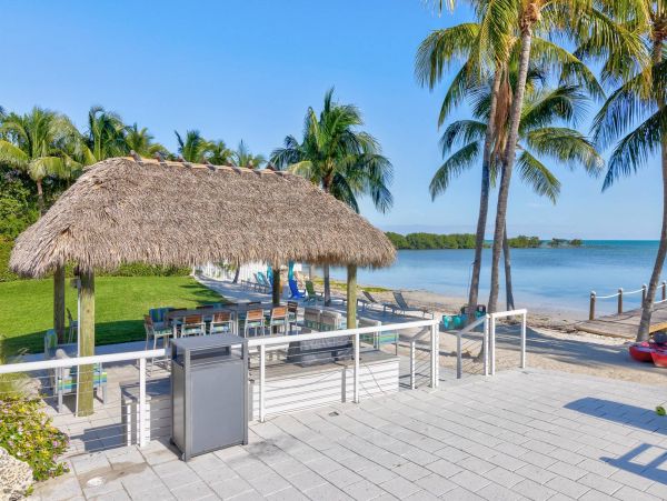 Islamorada Spacious Four Bedroom Townhome
