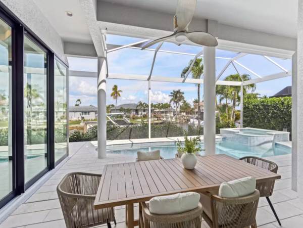 Wonderful Waterfront Home with Private Pool/Spa & BBQ in Marco Island