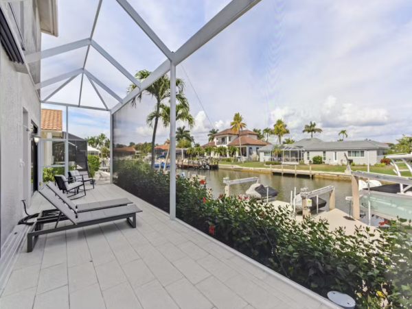 Wonderful Waterfront Home with Private Pool/Spa & BBQ in Marco Island