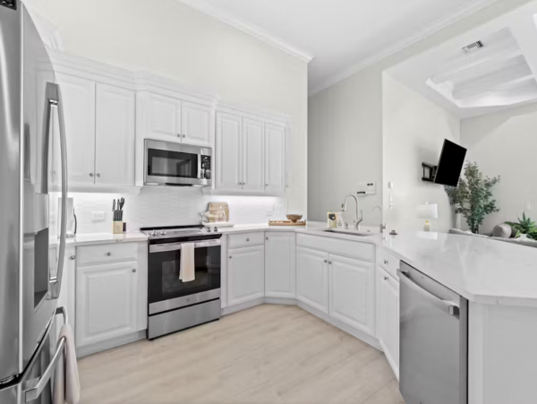 Wonderful Waterfront Home with Private Pool/Spa & BBQ in Marco Island