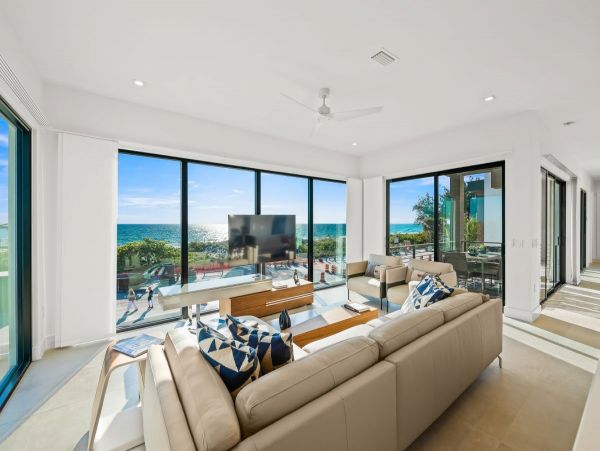 Gulf Views! Beach Access! Bradenton Beach Six Bedroom Home