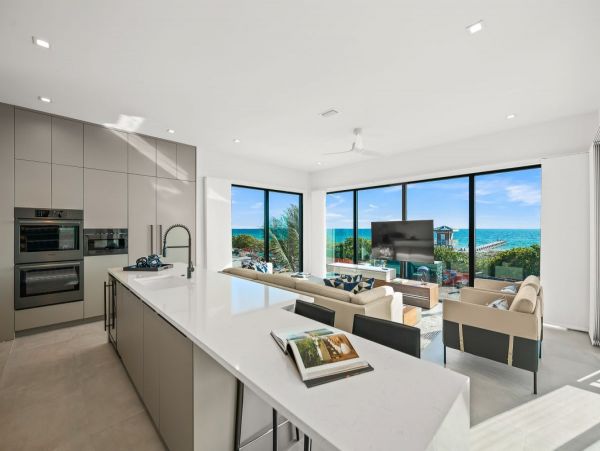 Gulf Views! Beach Access! Bradenton Beach Six Bedroom Home