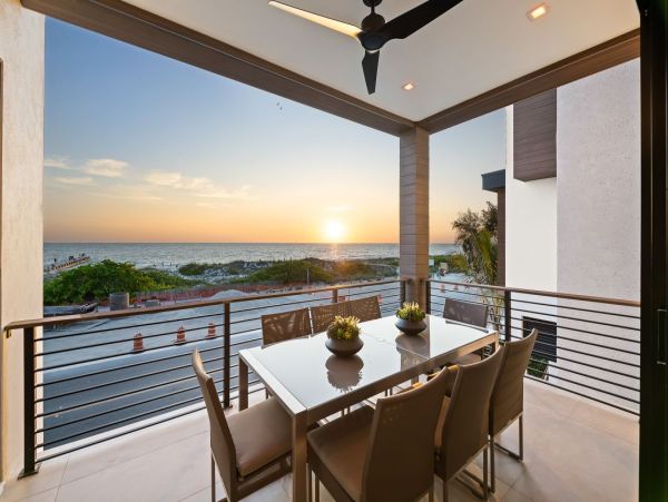 Gulf Views! Beach Access! Bradenton Beach Six Bedroom Home