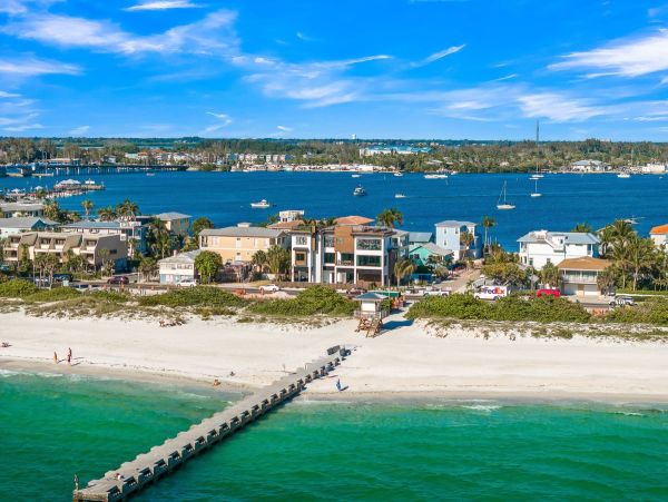 Gulf Views! Beach Access! Bradenton Beach Six Bedroom Home