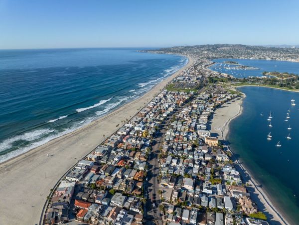 Oceanfront Mission Beach Vacation Penthouse Four Bedroom