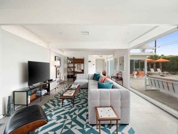 Palms Springs Vacation Home with 4 Bedrooms & Private Pool