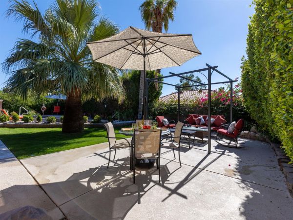 Palm Springs Pool Home Four Bedroom