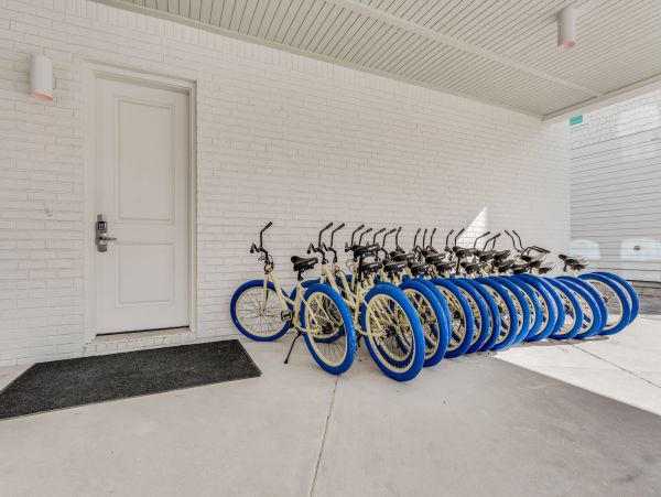 Luxurious Vacation Rental in Miramar Sleeps 44 Guests