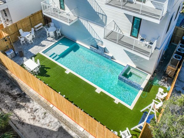Luxurious Vacation Rental in Miramar Sleeps 44 Guests