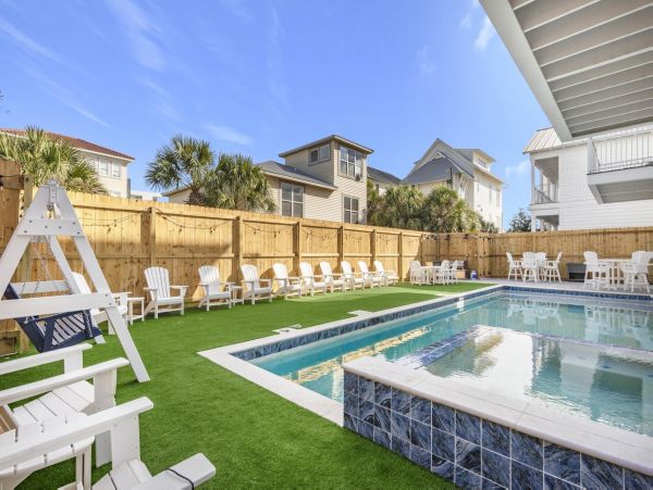 Luxurious Vacation Rental in Miramar Sleeps 44 Guests