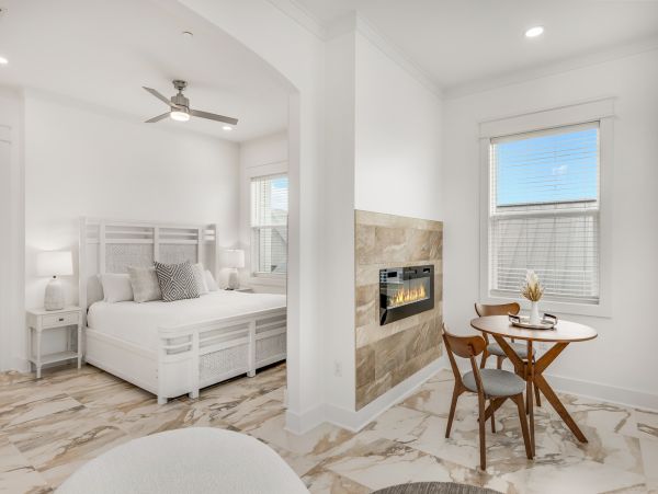 Luxurious Vacation Rental in Miramar Sleeps 44 Guests