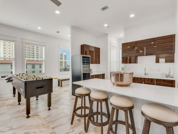 Luxurious Vacation Rental in Miramar Sleeps 44 Guests