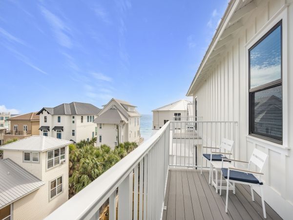Luxurious Vacation Rental in Miramar Sleeps 44 Guests