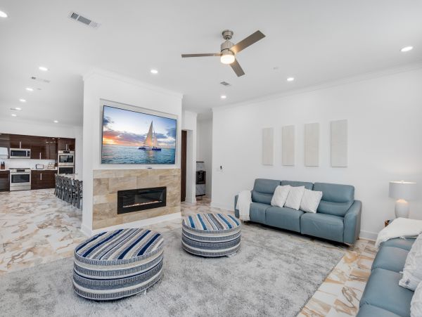 Luxurious Vacation Rental in Miramar Sleeps 44 Guests
