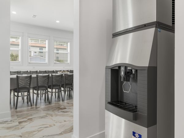 Luxurious Vacation Rental in Miramar Sleeps 44 Guests