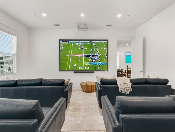 Luxurious Vacation Rental in Miramar Sleeps 44 Guests