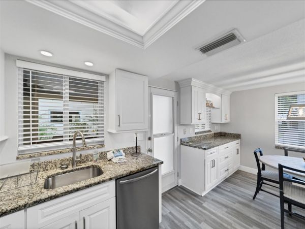 Charming 2 Bedroom Vacation Villa Great Amenities