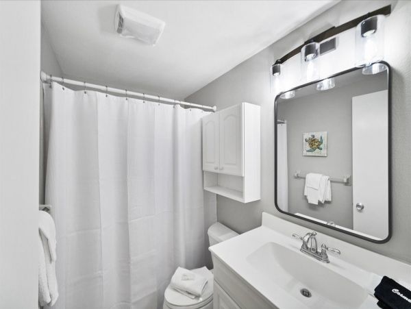 Charming 2 Bedroom Vacation Villa Great Amenities