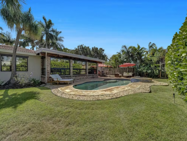 Pompano Beach Haven with Private Pool Sleeps 6 Guests