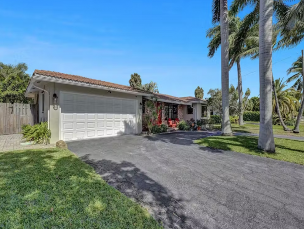 Pompano Beach Haven with Private Pool Sleeps 6 Guests