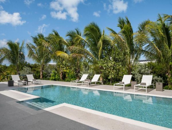 Turks and Caicos Vacation Home Walk to Beach