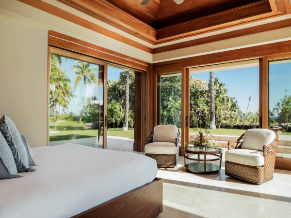 Luxury Villa in Kailua-Kona with 4 Bedrooms & Pool