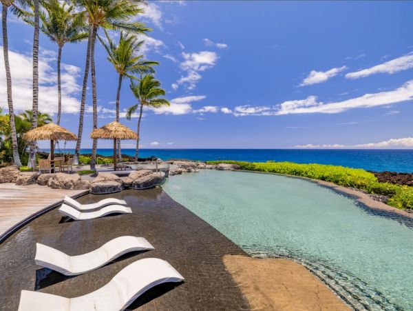Vacation Estate Sleeps 12 Guests Ocean View Main House & Guest