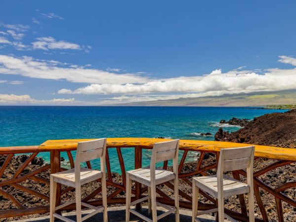 Vacation Estate Sleeps 12 Guests Ocean View Main House & Guest