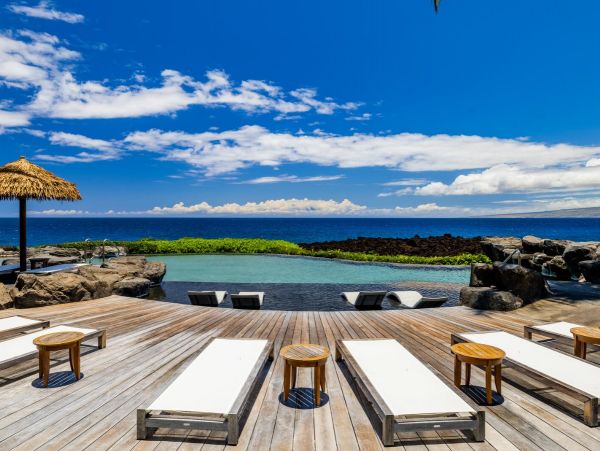 Vacation Estate Sleeps 12 Guests Ocean View Main House & Guest